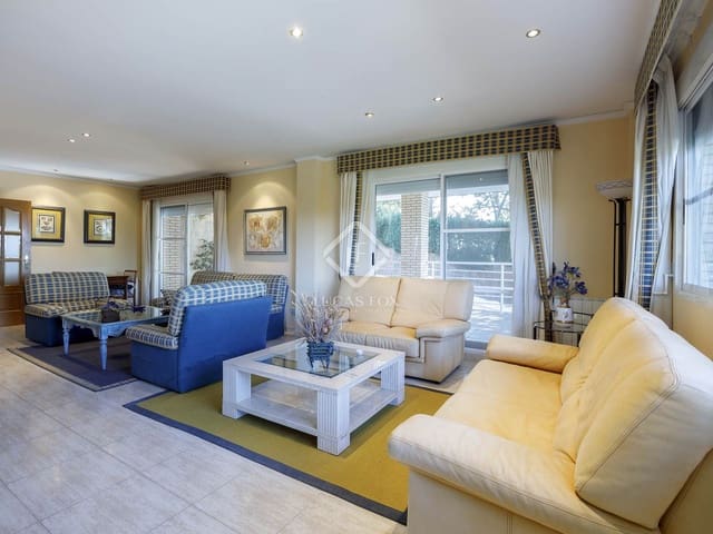 5 bedroom Villa for sale in Puçol with pool garage - € 1,800,000 (Ref: 8820895)