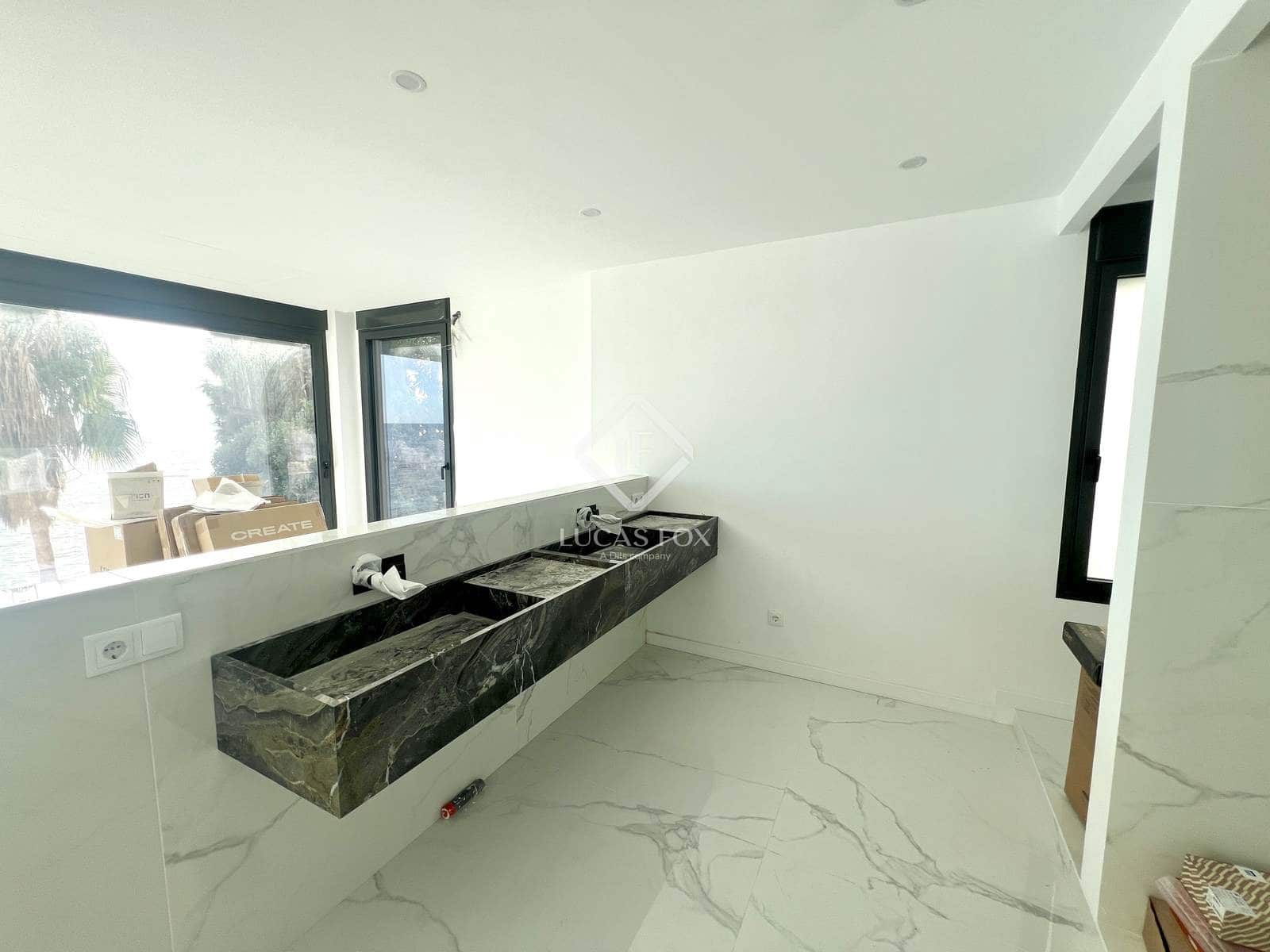 5 soveværelse Villa til salg i El Campello med swimmingpool - € 2.700.000 (Ref: 8824440)