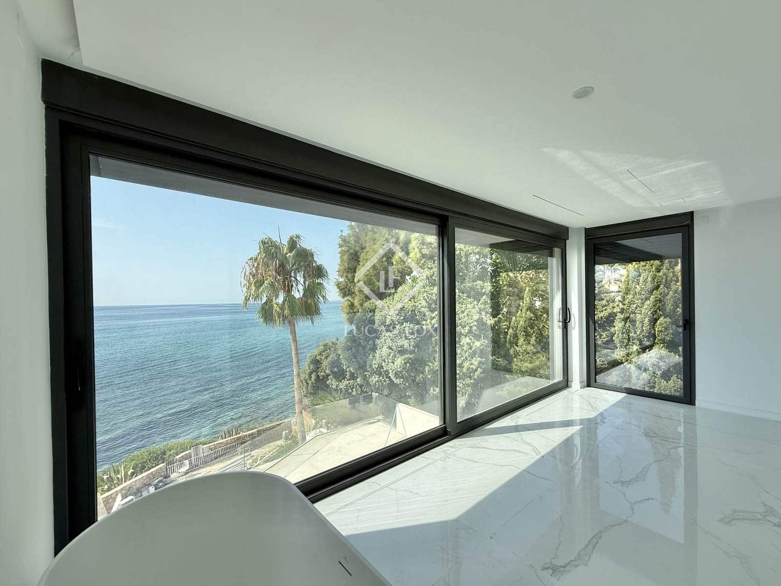 5 soveværelse Villa til salg i El Campello med swimmingpool - € 2.700.000 (Ref: 8824440)