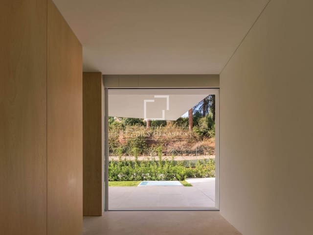 6 bedroom Villa for sale in Alcobendas with pool garage - € 10,500,000 (Ref: 8824445)