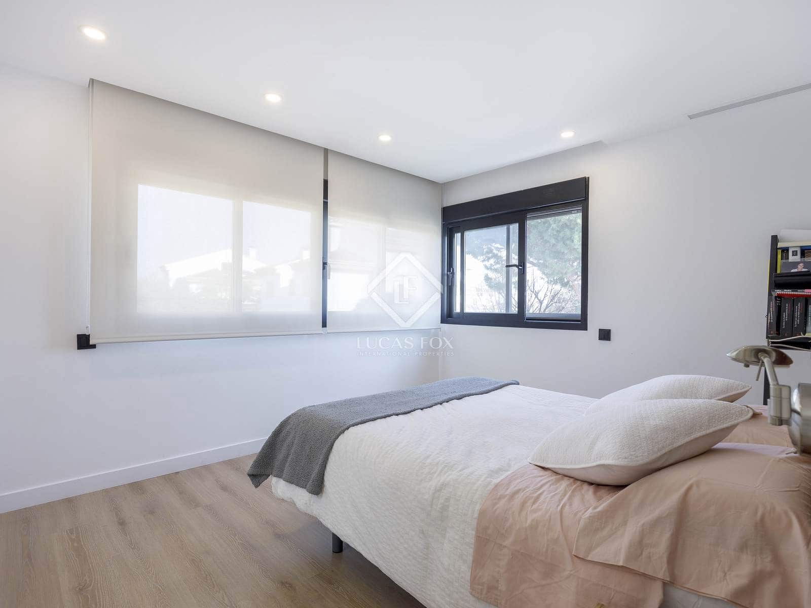 4 bedroom Villa for sale in Masarrochos / Massarrojos with pool garage - € 850,000 (Ref: 8824446)