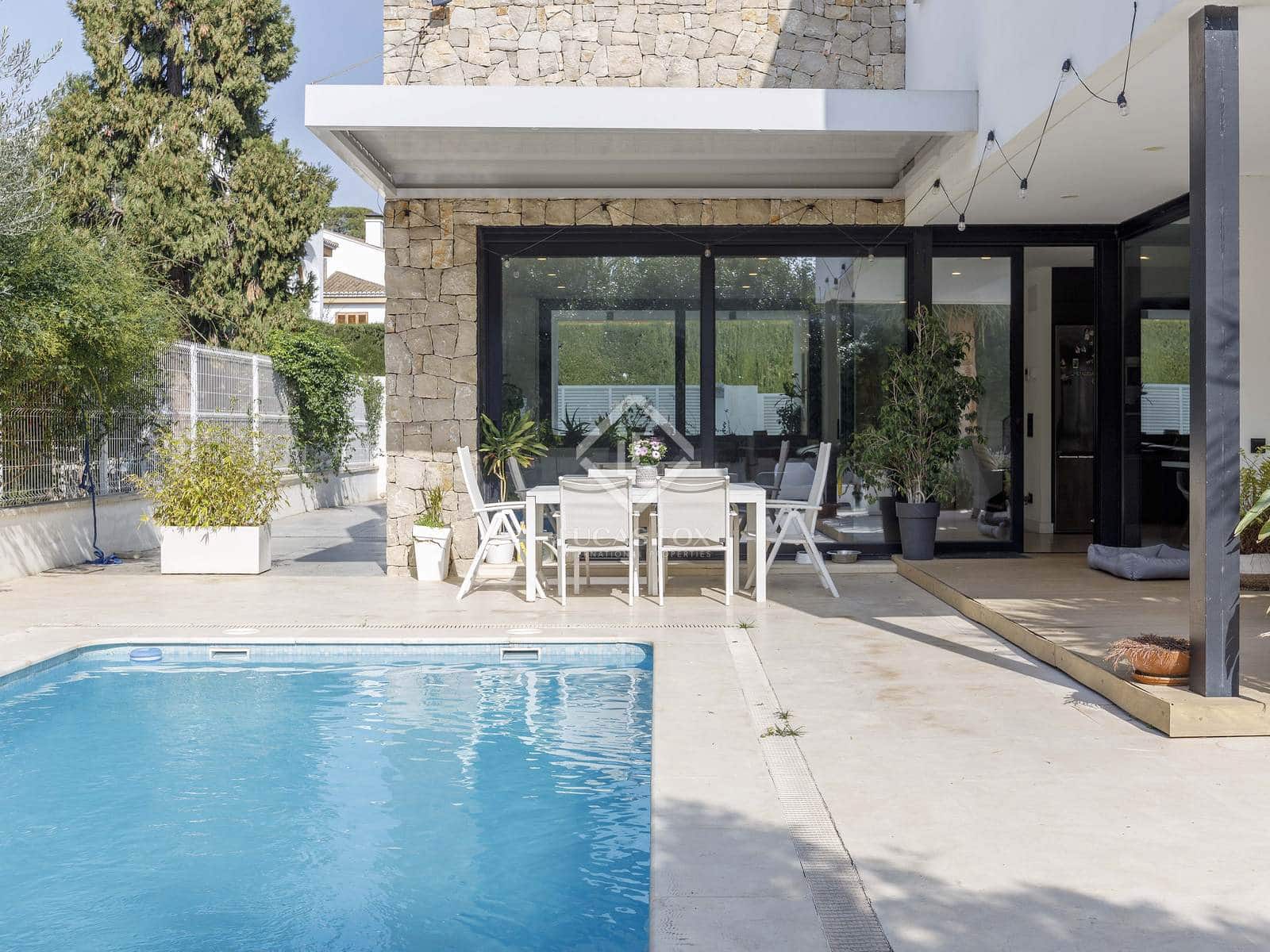 4 bedroom Villa for sale in Masarrochos / Massarrojos with pool garage - € 850,000 (Ref: 8824446)