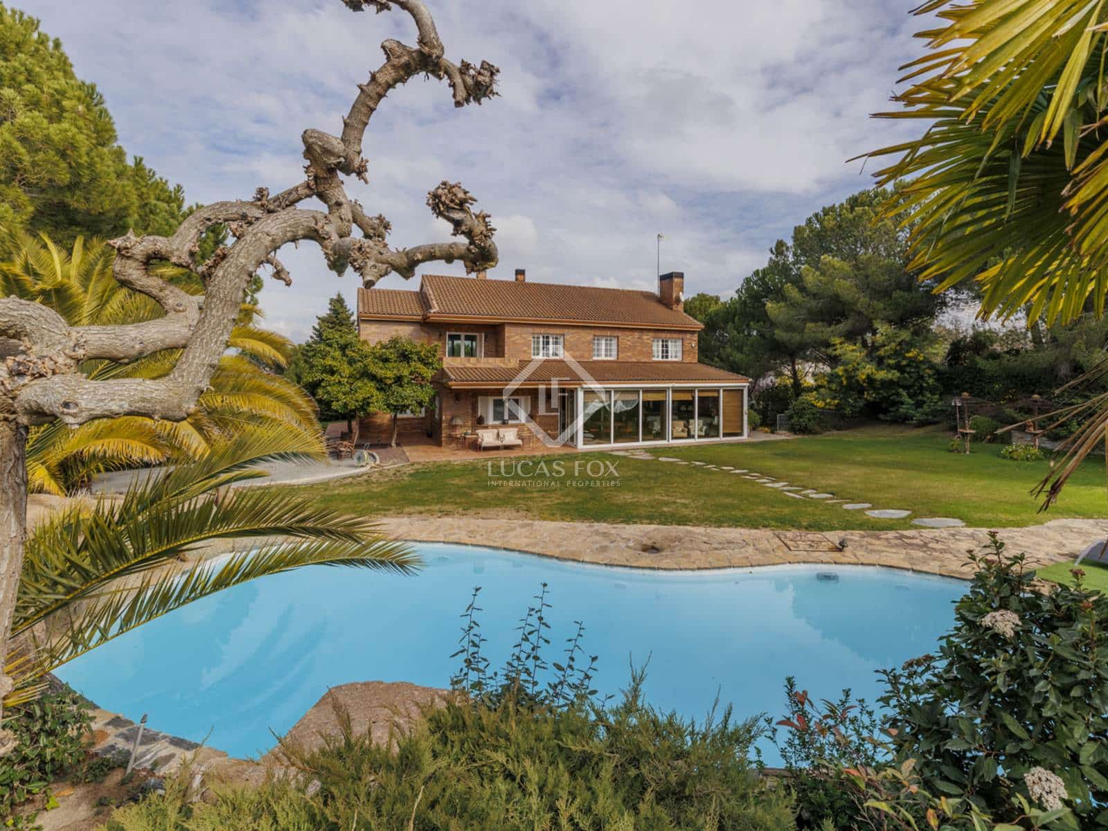 6 soveværelse Villa til salg i Boadilla del Monte med swimmingpool garage - € 1.950.000 (Ref: 8826107)