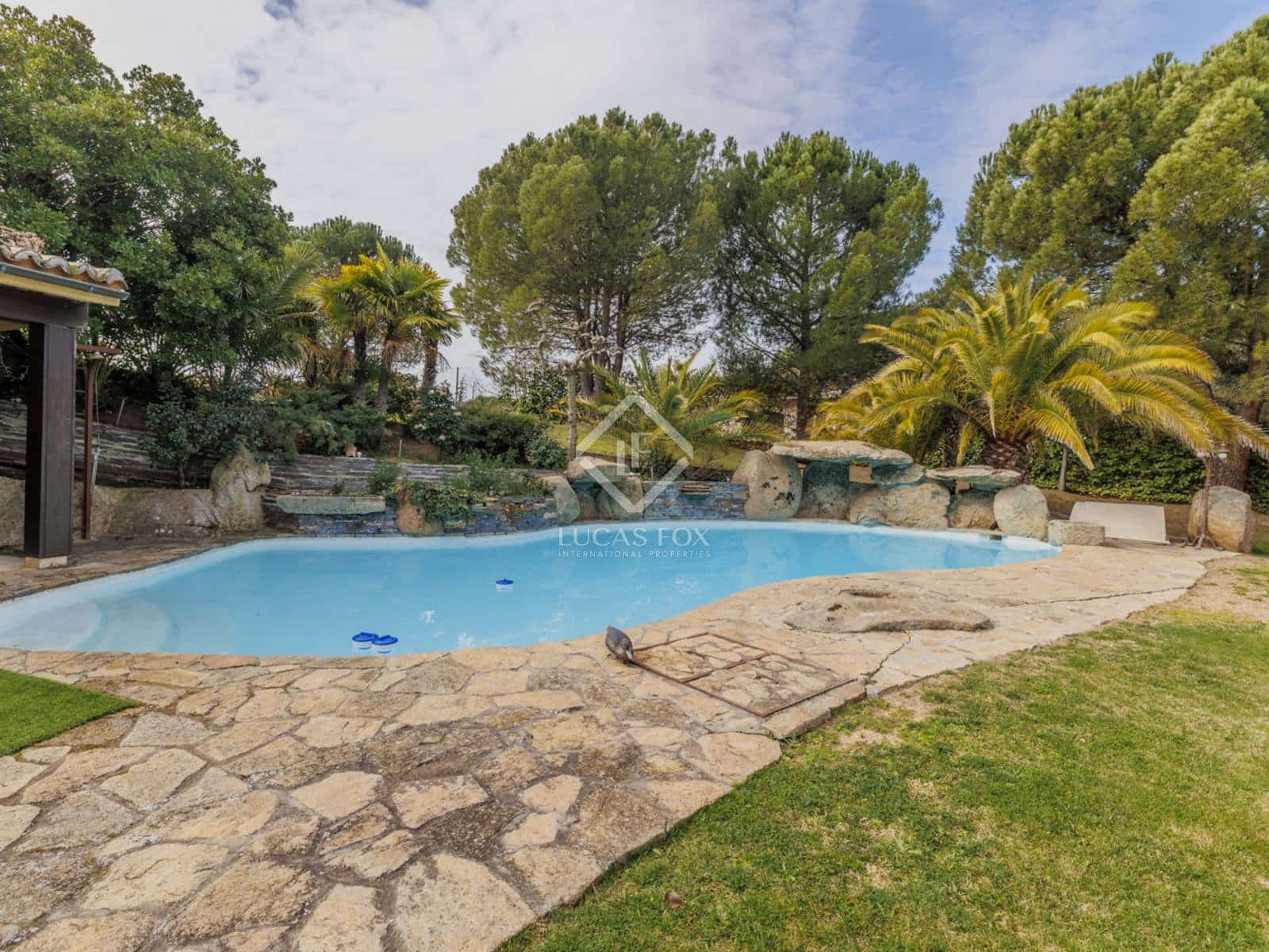 6 soveværelse Villa til salg i Boadilla del Monte med swimmingpool garage - € 1.950.000 (Ref: 8826107)