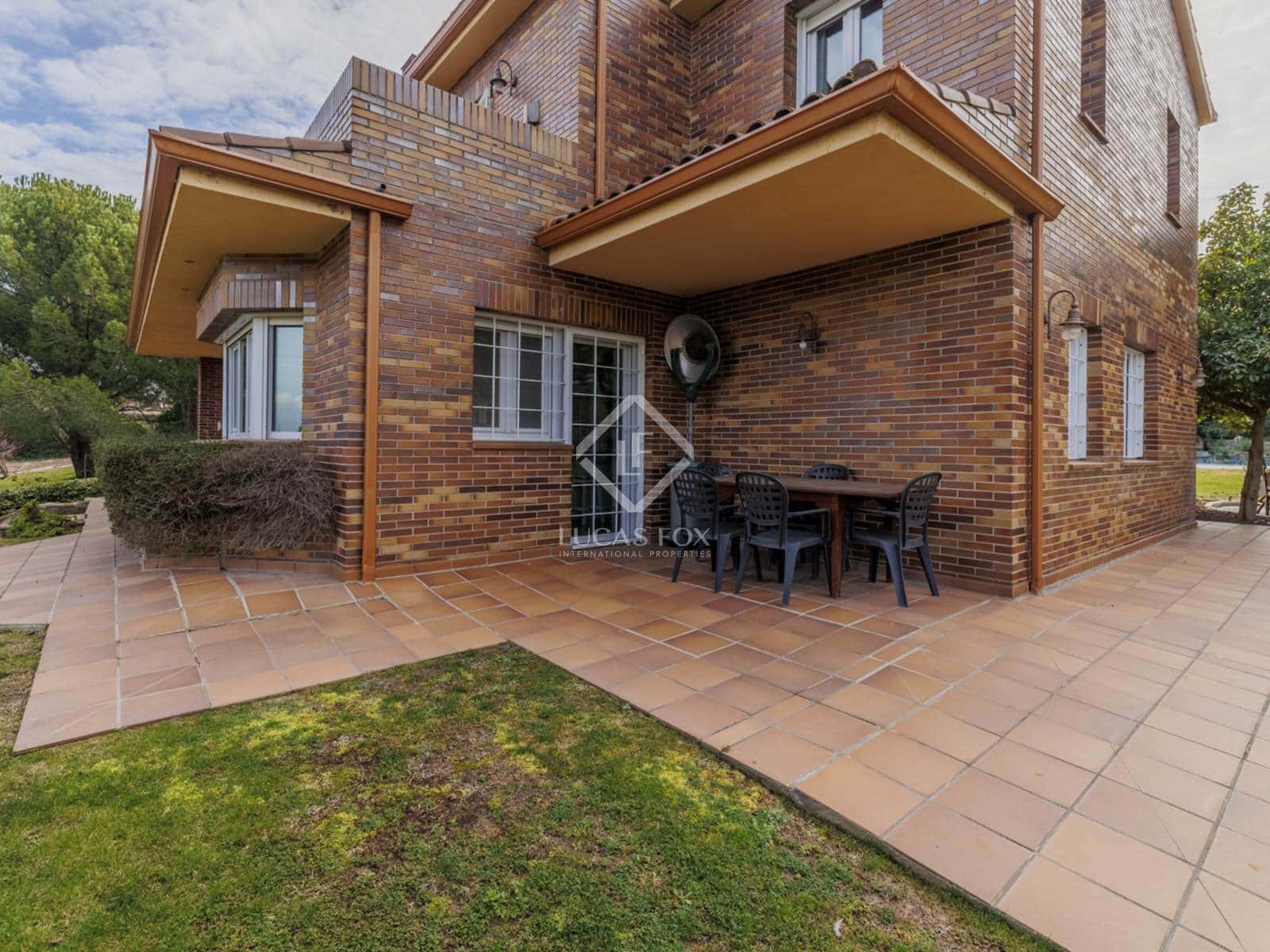 6 soveværelse Villa til salg i Boadilla del Monte med swimmingpool garage - € 1.950.000 (Ref: 8826107)