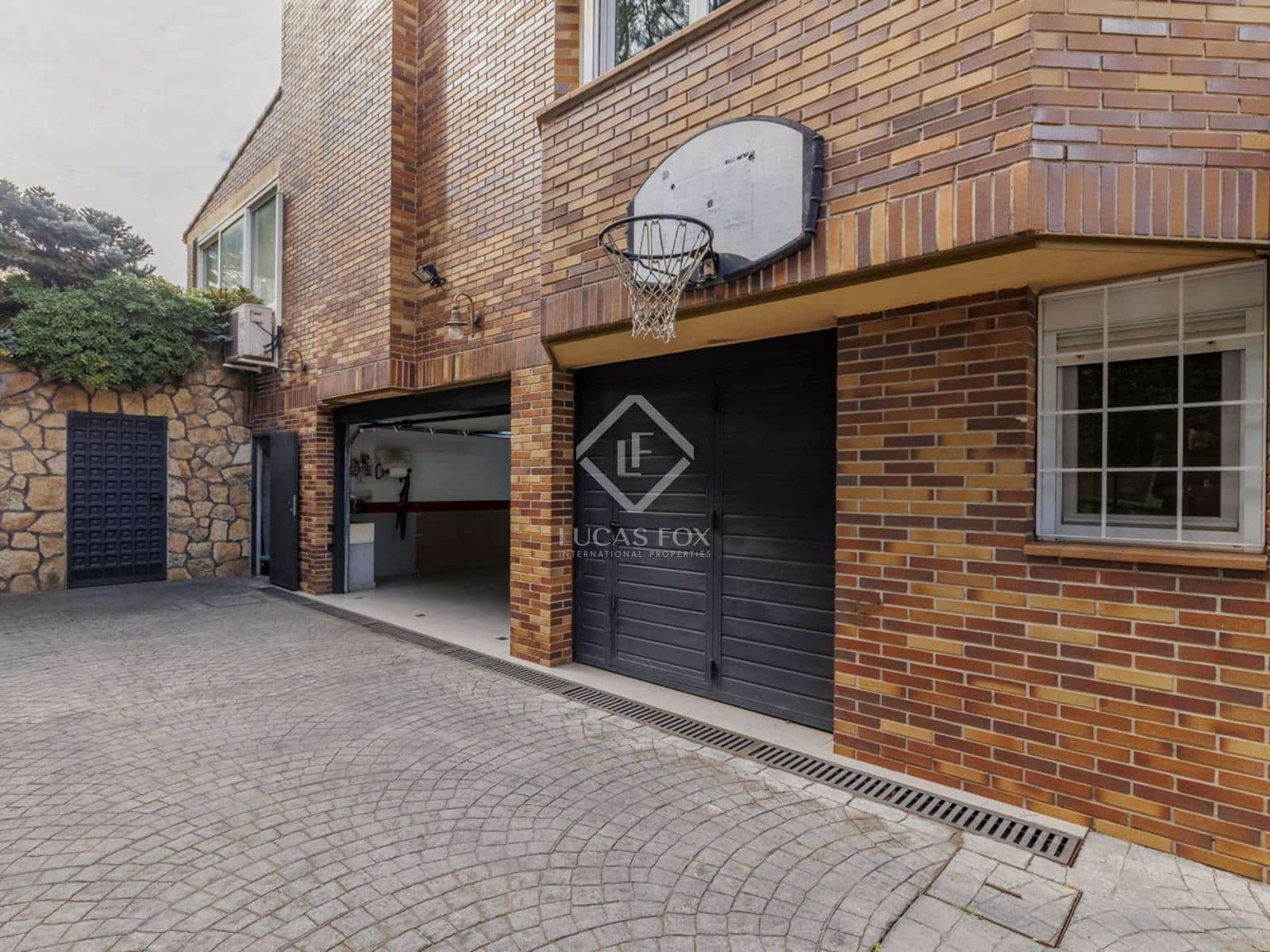 6 soveværelse Villa til salg i Boadilla del Monte med swimmingpool garage - € 1.950.000 (Ref: 8826107)