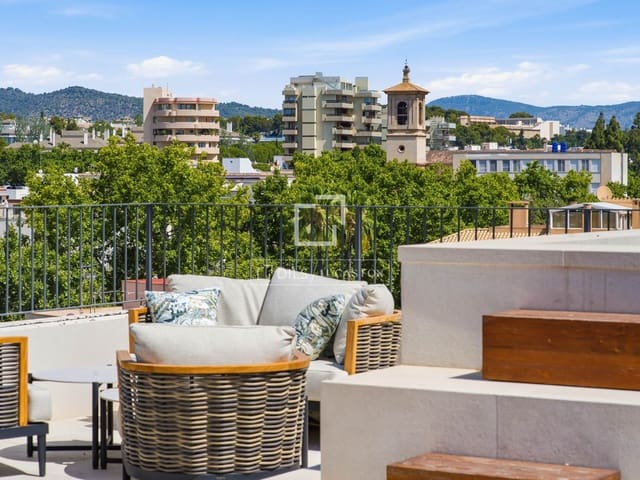 2 soverom Penthouse til salgs i Palma de Mallorca med svømmebasseng garasje - € 1 420 250 (Ref: 8826184)