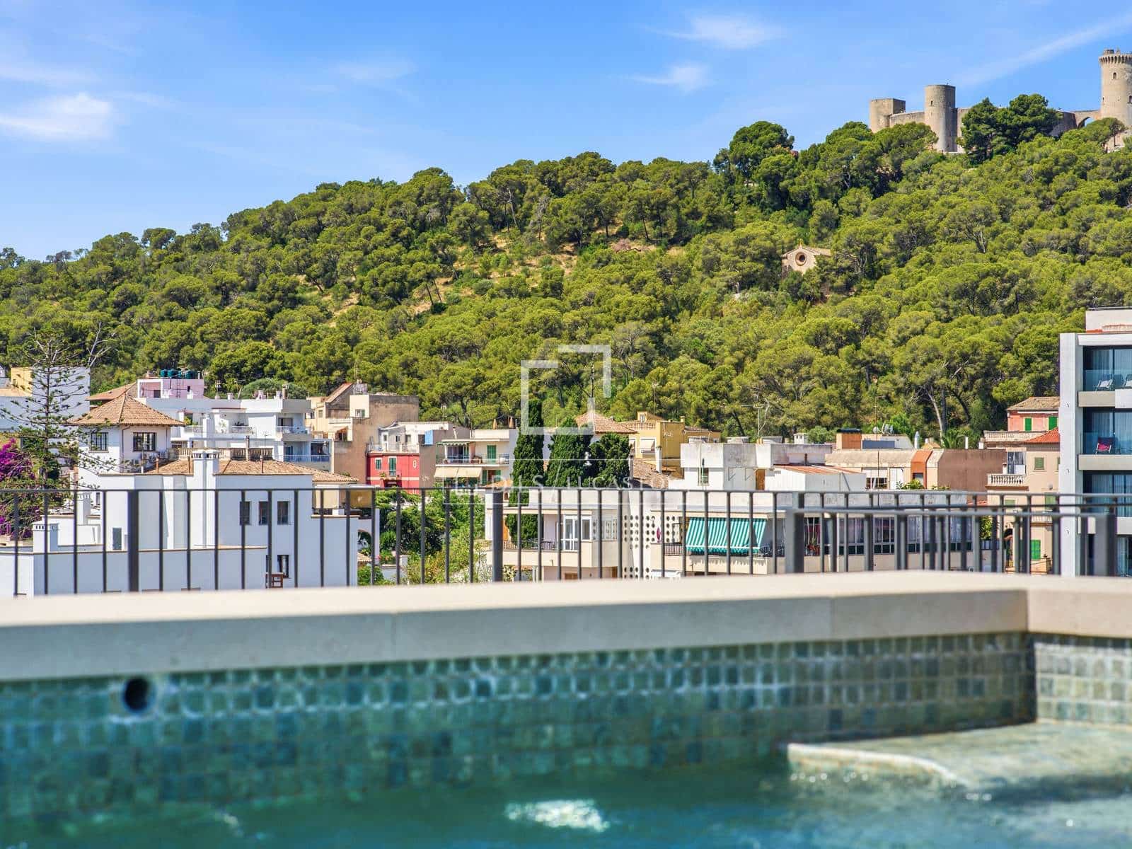 2 soverom Penthouse til salgs i Palma de Mallorca med svømmebasseng garasje - € 1 420 250 (Ref: 8826184)