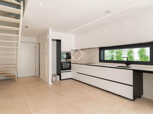 3 makuuhuone Huvila myytävänä paikassa Castelldefels mukana uima-altaan 
autotalli - 1 150 000 € (Ref: 8826727)