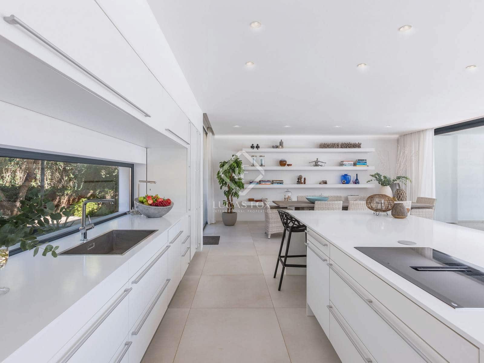 4 bedroom Villa for sale in Sotogrande with pool garage - € 2,395,000 (Ref: 8830007)