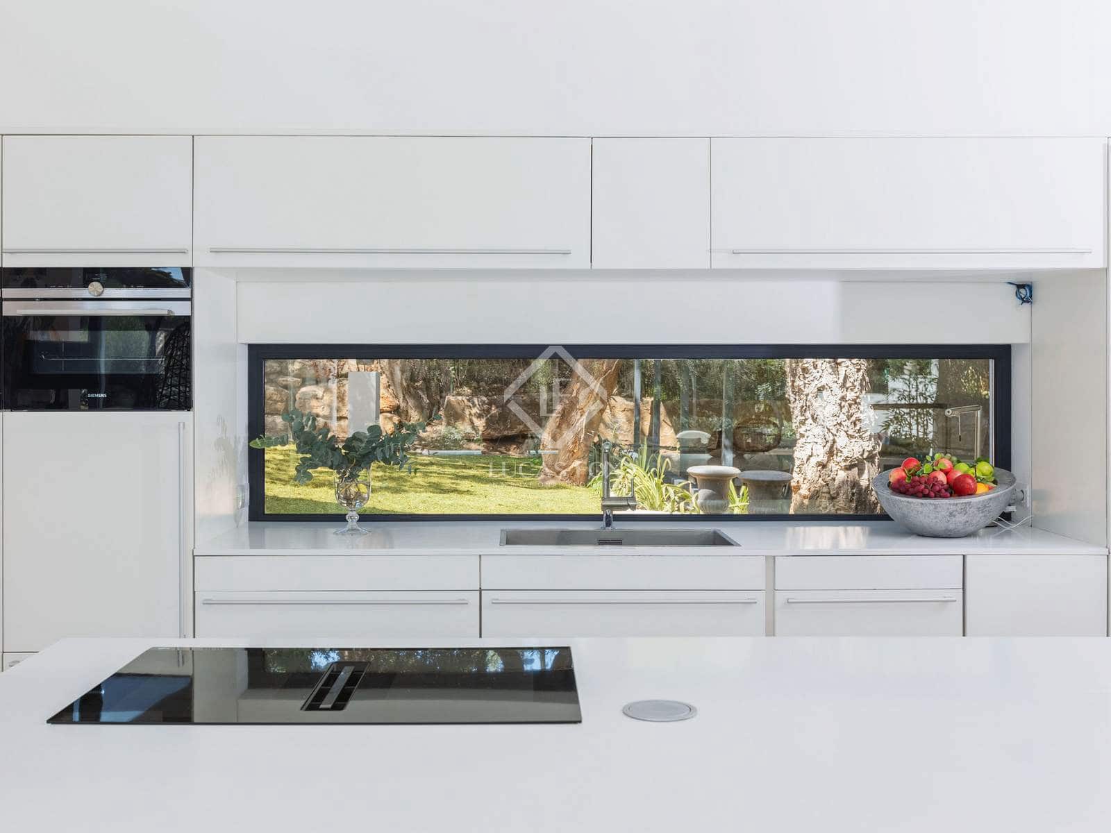 4 bedroom Villa for sale in Sotogrande with pool garage - € 2,395,000 (Ref: 8830007)