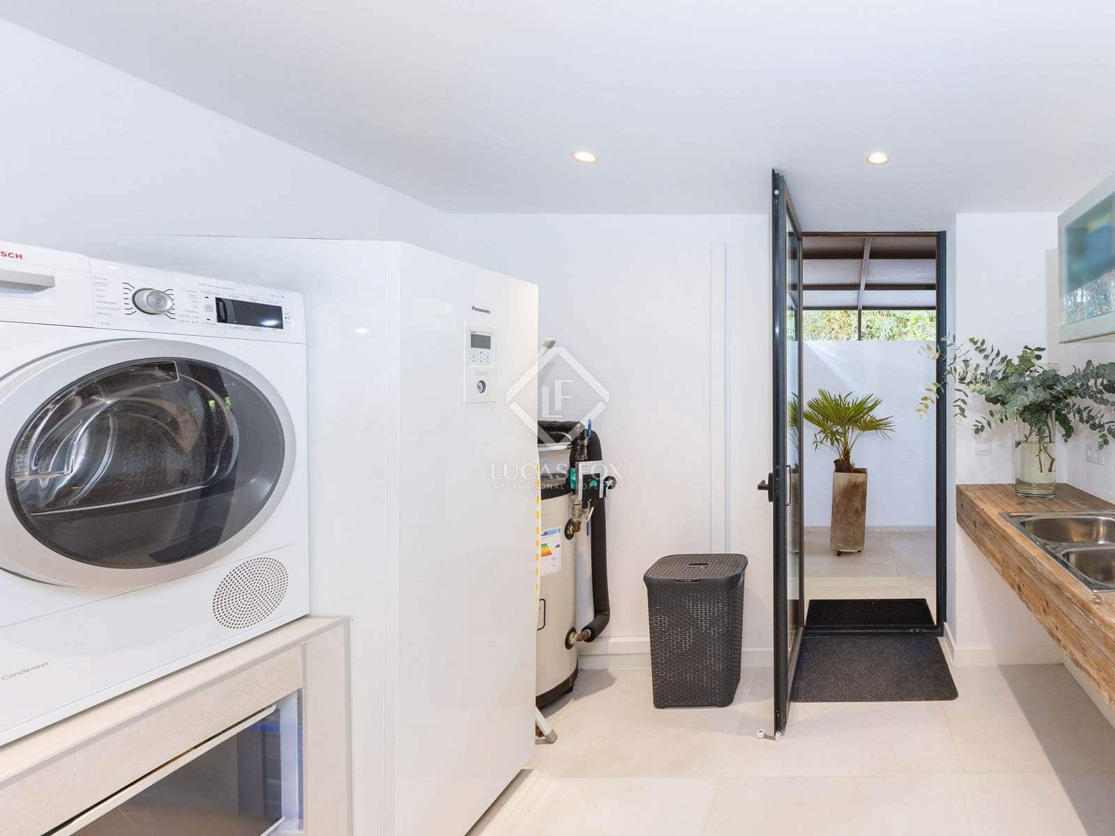 4 bedroom Villa for sale in Sotogrande with pool garage - € 2,395,000 (Ref: 8830007)