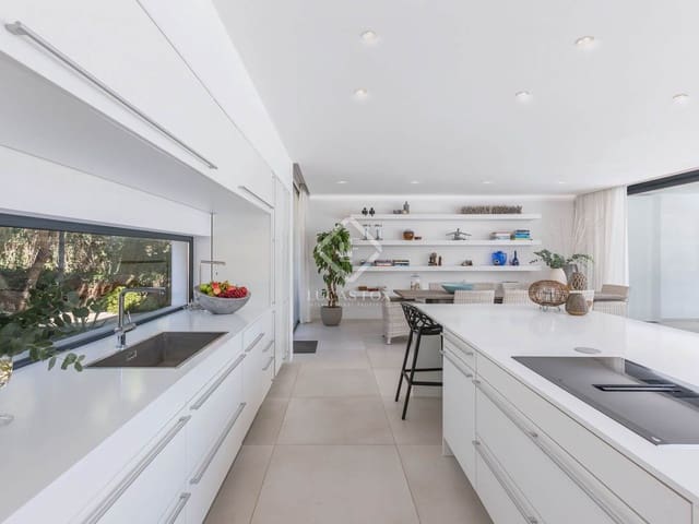 4 slaapkamer Villa te koop in Sotogrande, San Roque met zwembad garage - € 2.395.000 (Ref: 8830007)