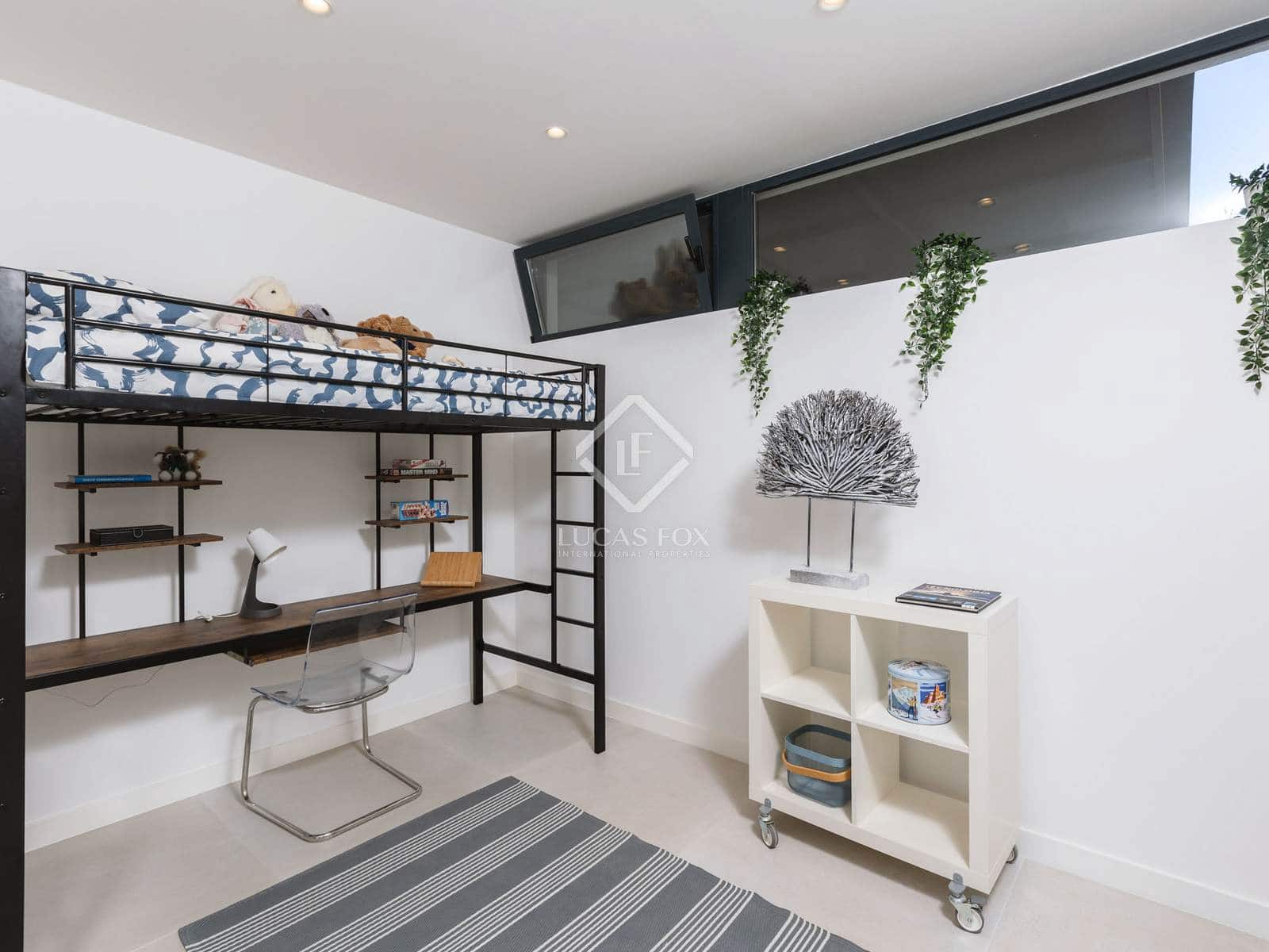 4 bedroom Villa for sale in Sotogrande with pool garage - € 2,395,000 (Ref: 8830007)