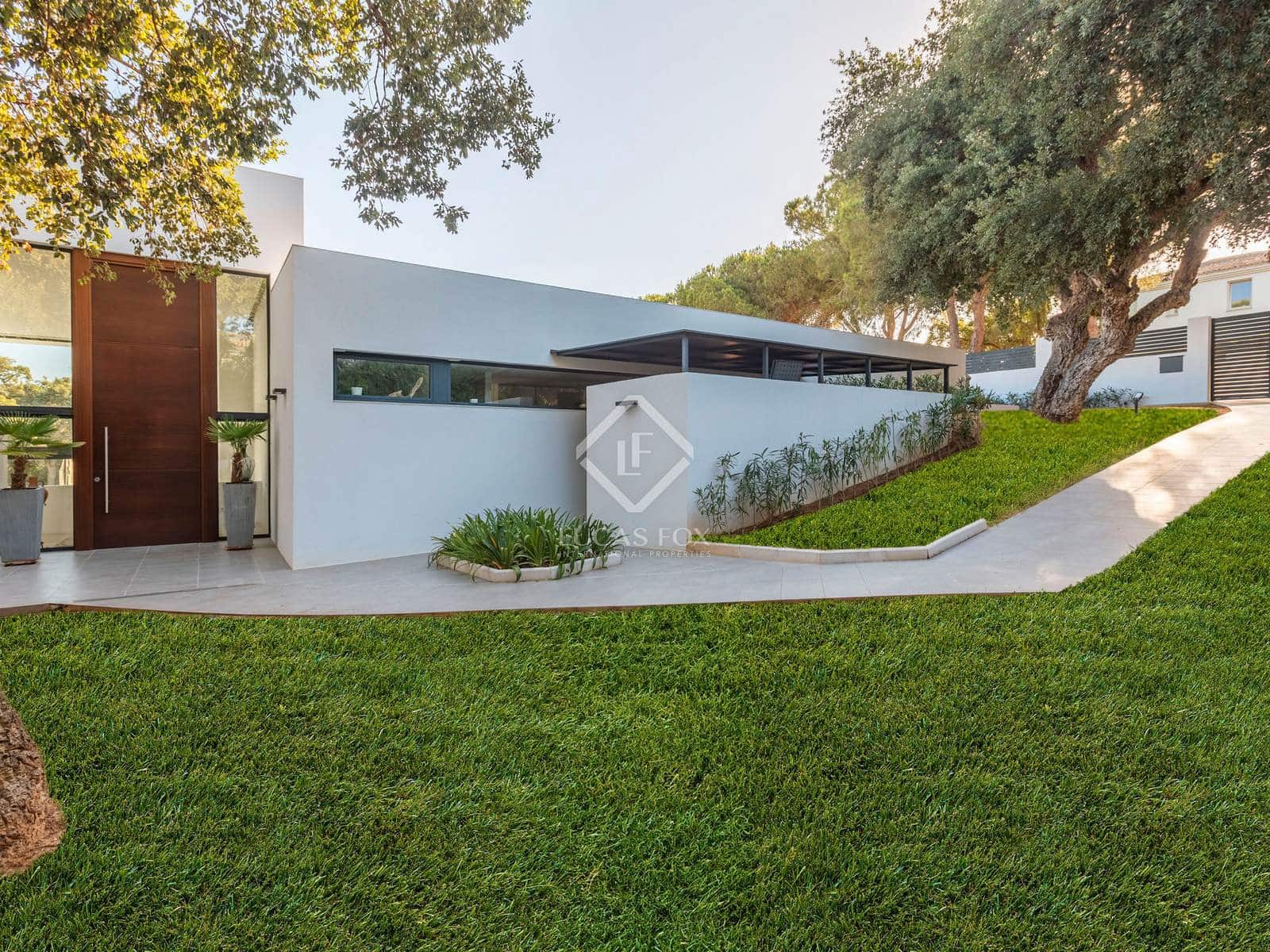 4 bedroom Villa for sale in Sotogrande with pool garage - € 2,395,000 (Ref: 8830007)