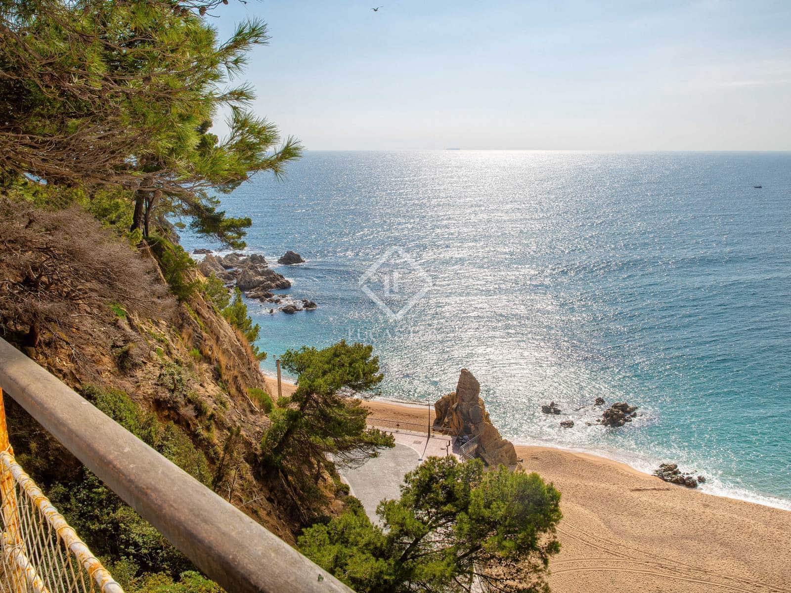 6 slaapkamer Villa te koop in Lloret de Mar met zwembad garage - € 3.500.000 (Ref: 8830199)