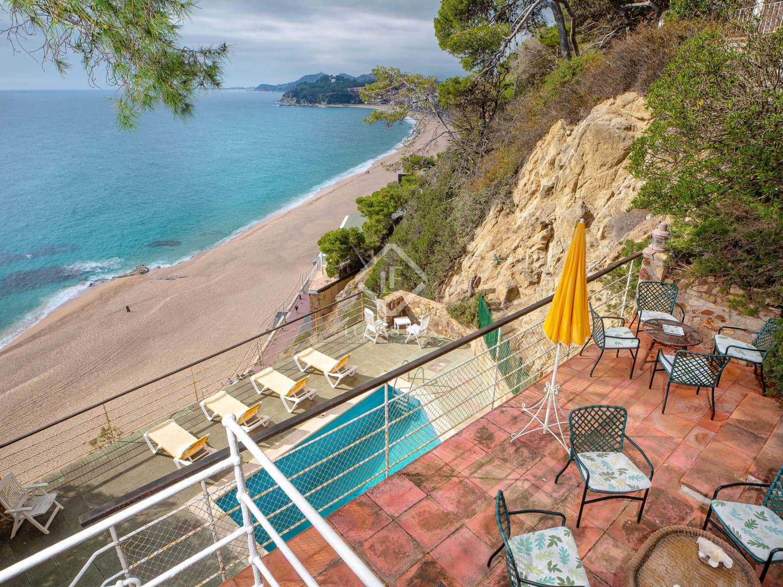 6 slaapkamer Villa te koop in Lloret de Mar met zwembad garage - € 3.500.000 (Ref: 8830199)