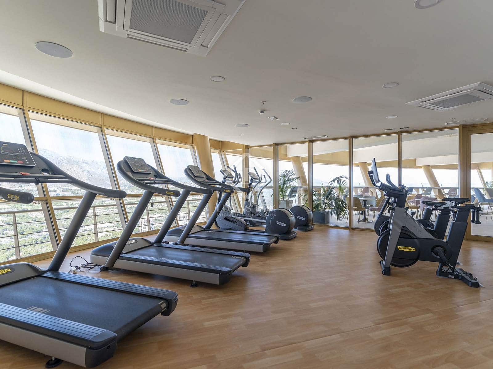 2 soveværelse Lejlighed til salg i Benidorm med swimmingpool garage - € 495.000 (Ref: 8830200)