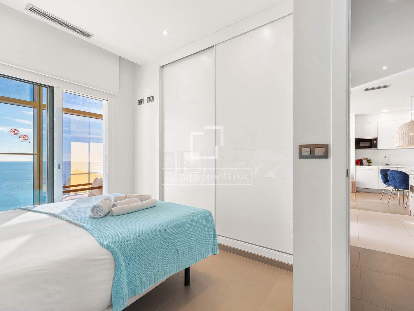 2 bedroom Apartment for sale in Benidorm with pool garage - € 495,000 (Ref: 8830200)