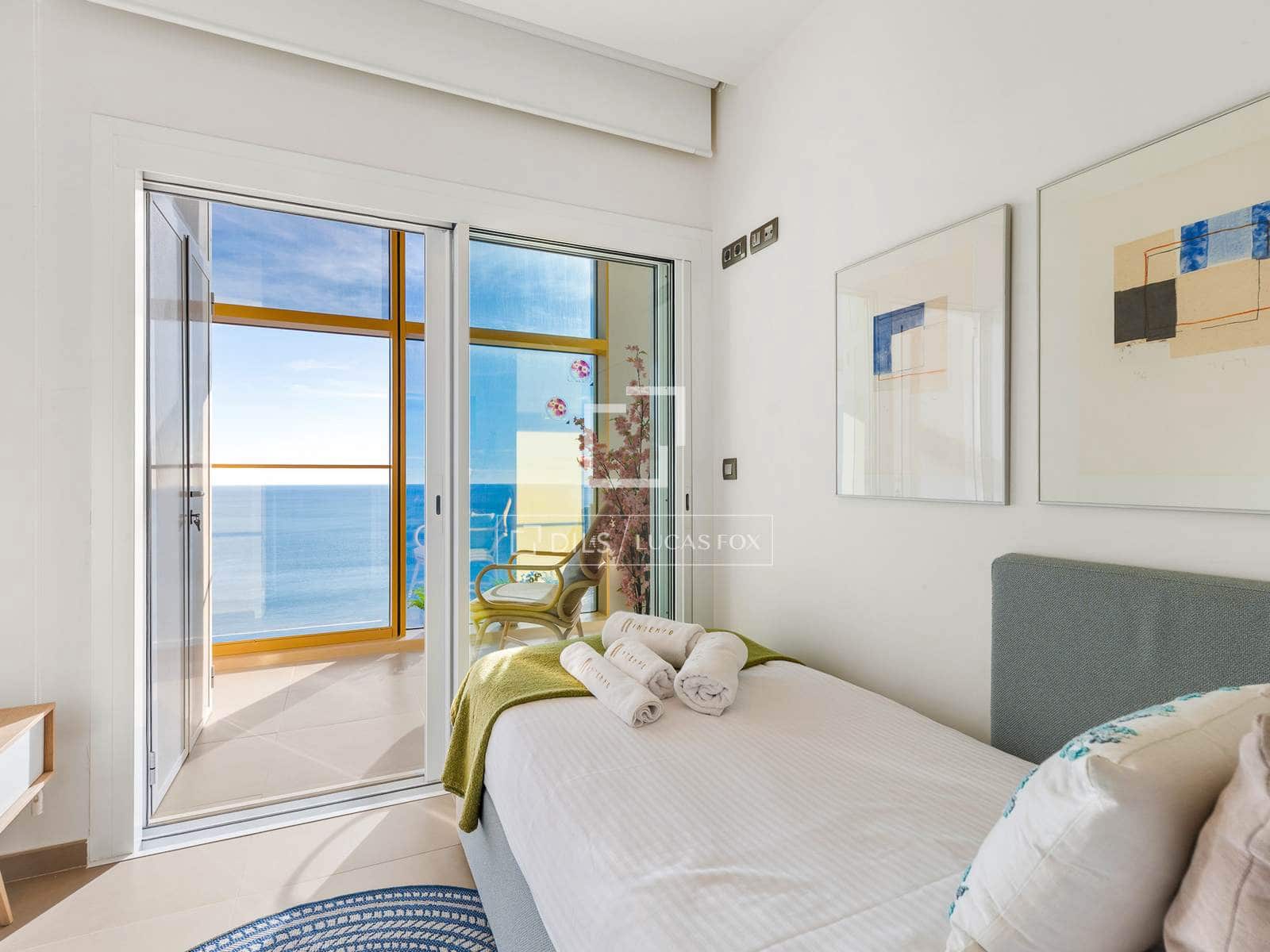 2 bedroom Apartment for sale in Benidorm with pool garage - € 495,000 (Ref: 8830200)