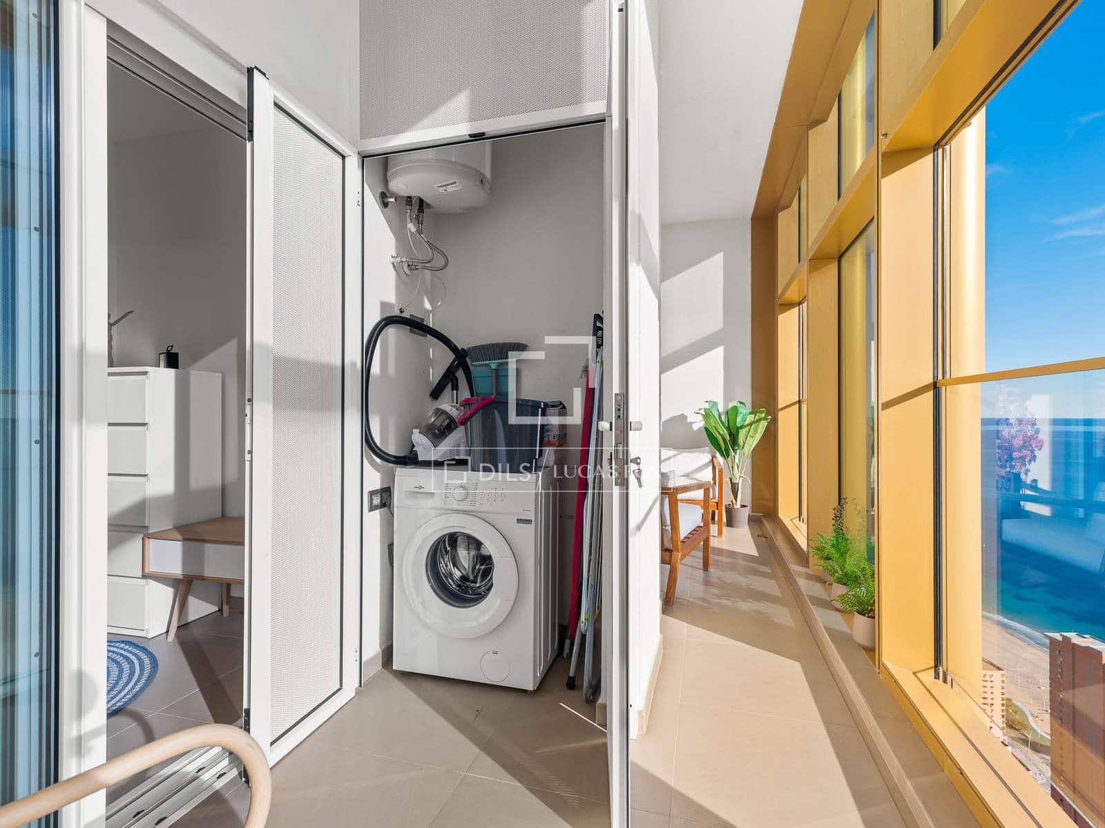 2 bedroom Apartment for sale in Benidorm with pool garage - € 495,000 (Ref: 8830200)