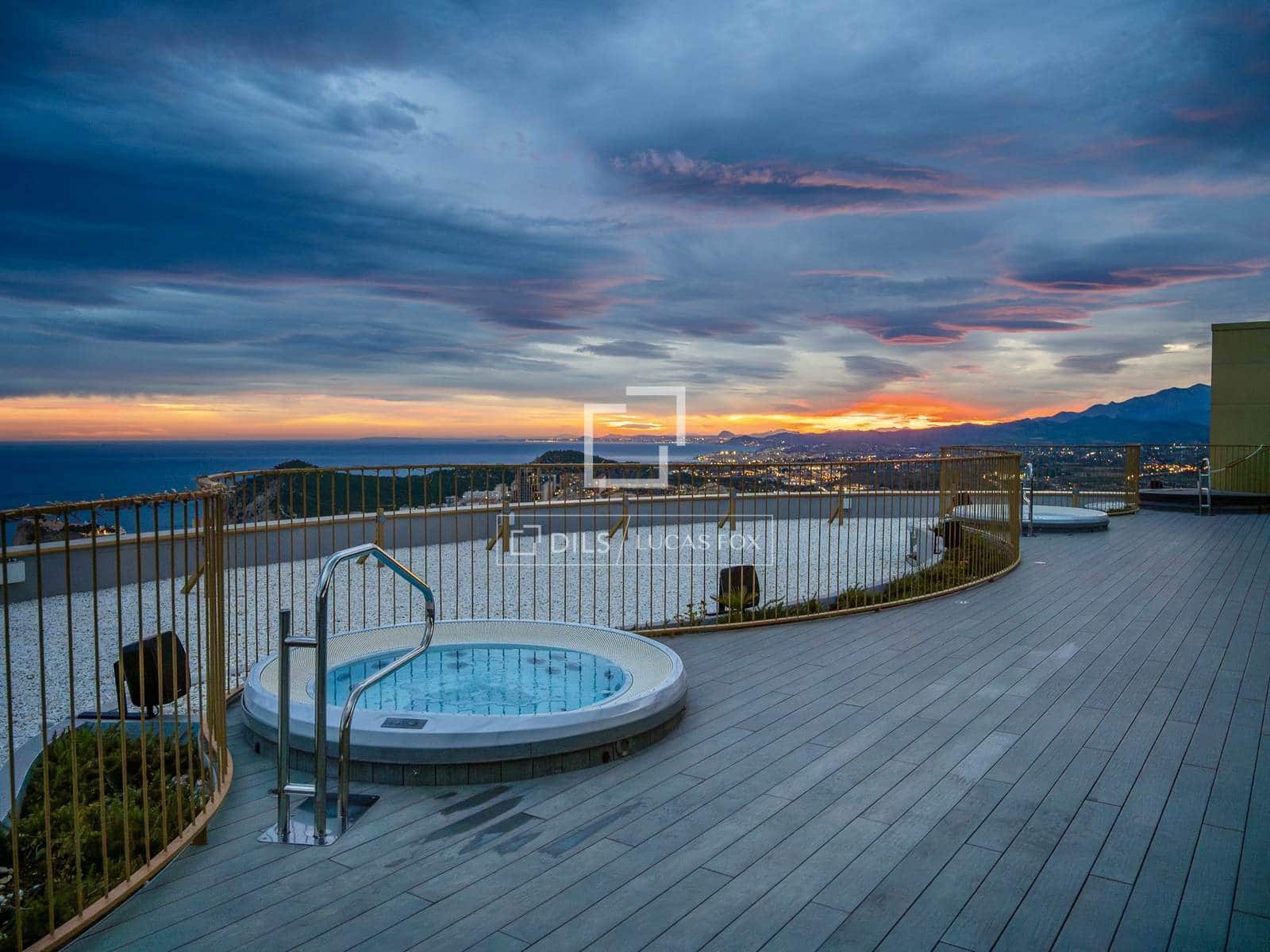 2 bedroom Apartment for sale in Benidorm with pool garage - € 495,000 (Ref: 8830200)