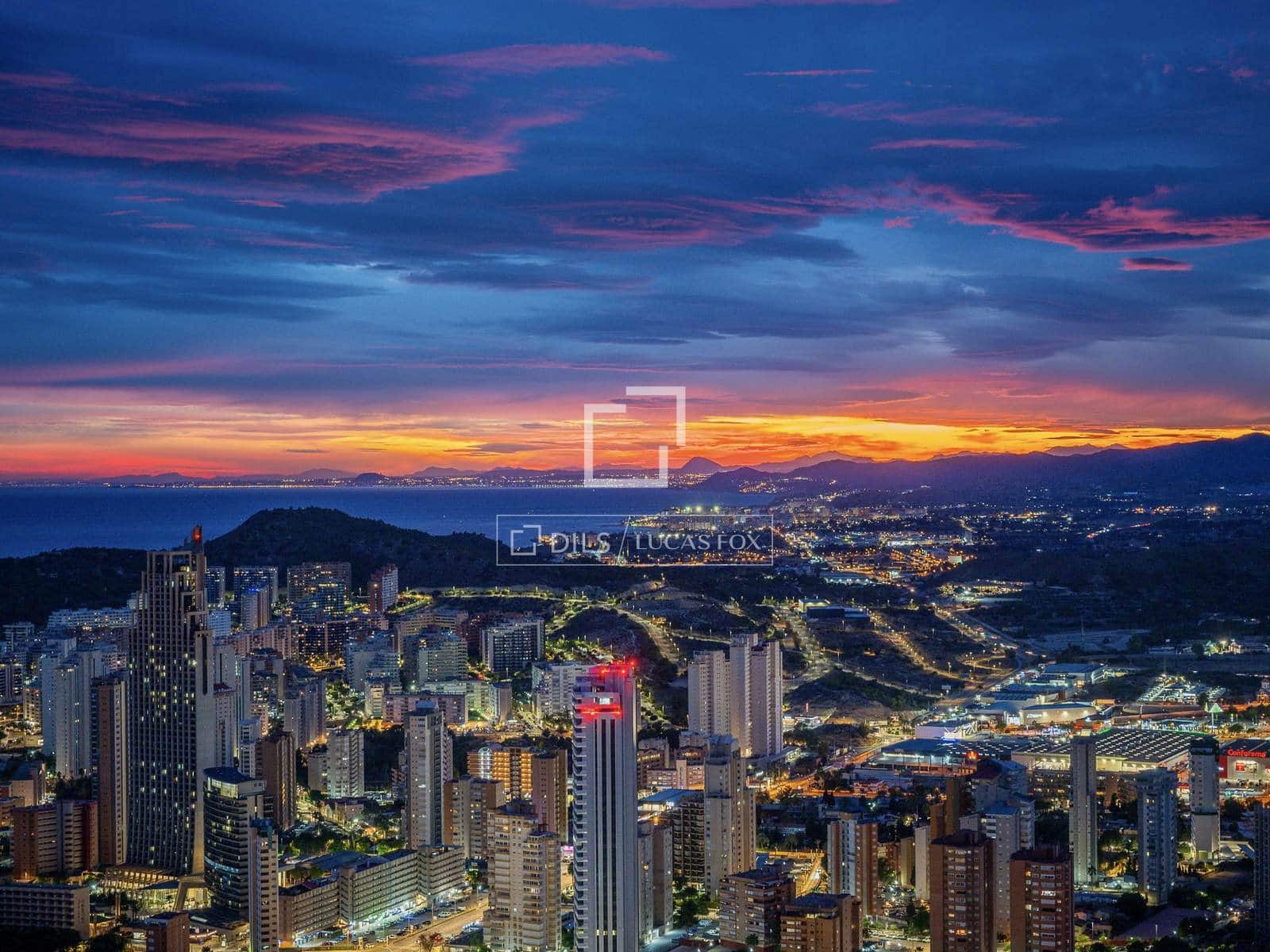 2 bedroom Apartment for sale in Benidorm with pool garage - € 495,000 (Ref: 8830200)