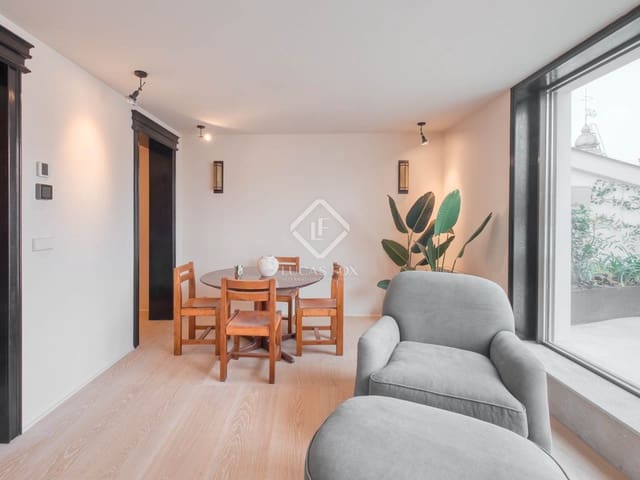2 sovrum Takvåning till salu i Madrid stad - 1 690 000 € (Ref: 8830497)