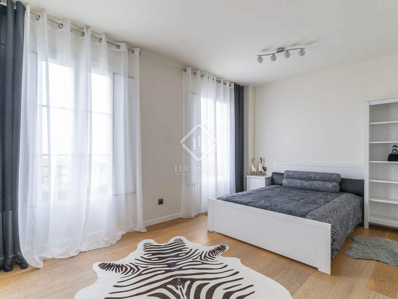 4 soveværelse Villa til salg i Finestrat med swimmingpool garage - € 810.000 (Ref: 8835510)