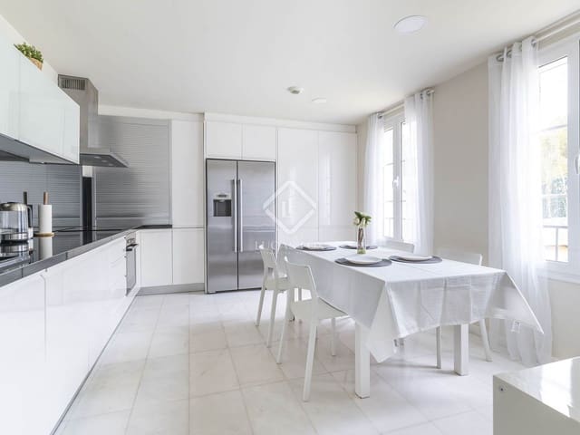 4 soveværelse Villa til salg i Finestrat med swimmingpool garage - € 810.000 (Ref: 8835510)