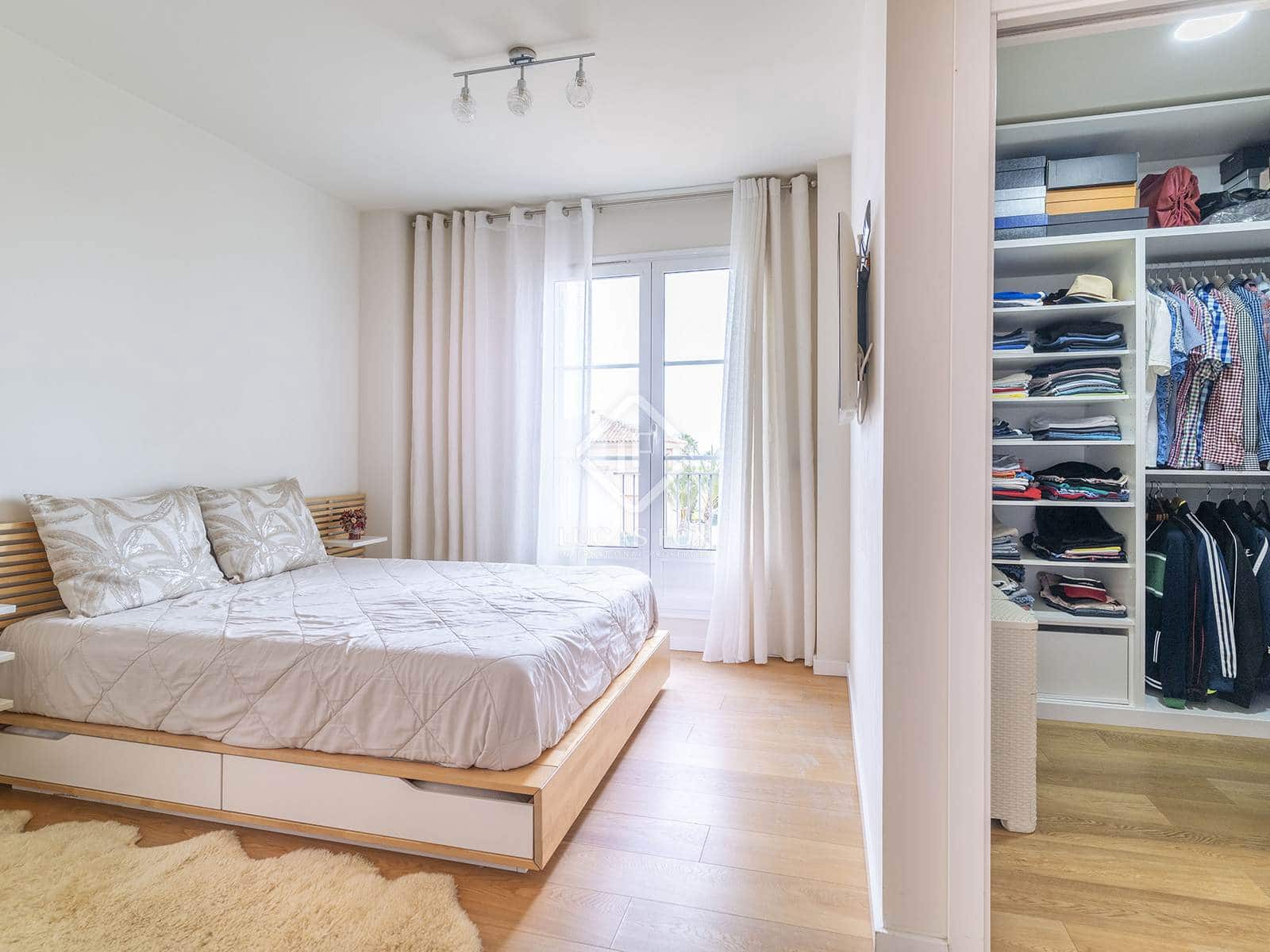 4 soveværelse Villa til salg i Finestrat med swimmingpool garage - € 810.000 (Ref: 8835510)