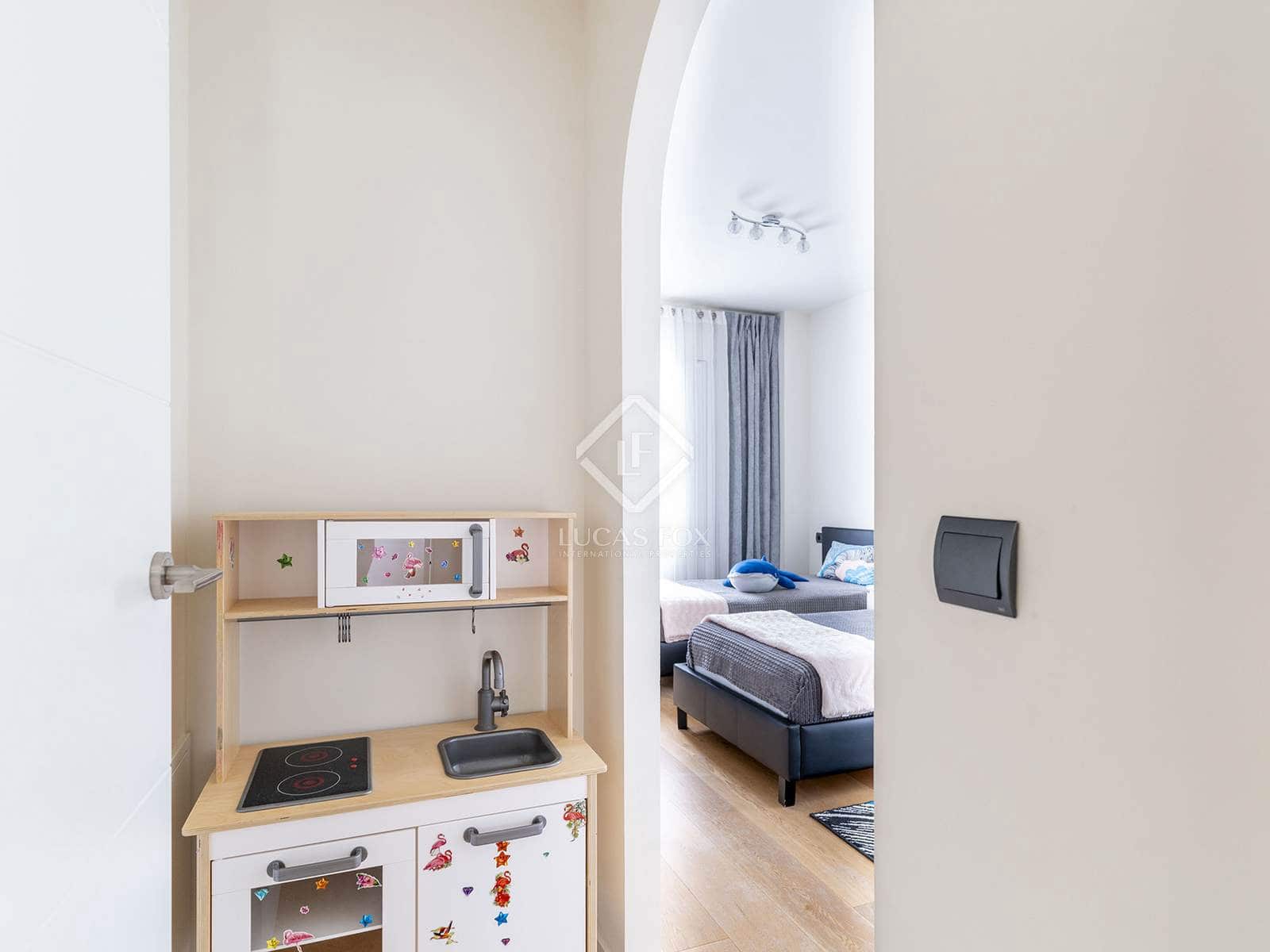 4 soveværelse Villa til salg i Finestrat med swimmingpool garage - € 810.000 (Ref: 8835510)