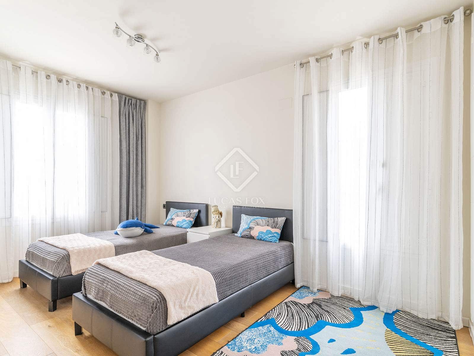 4 soveværelse Villa til salg i Finestrat med swimmingpool garage - € 810.000 (Ref: 8835510)