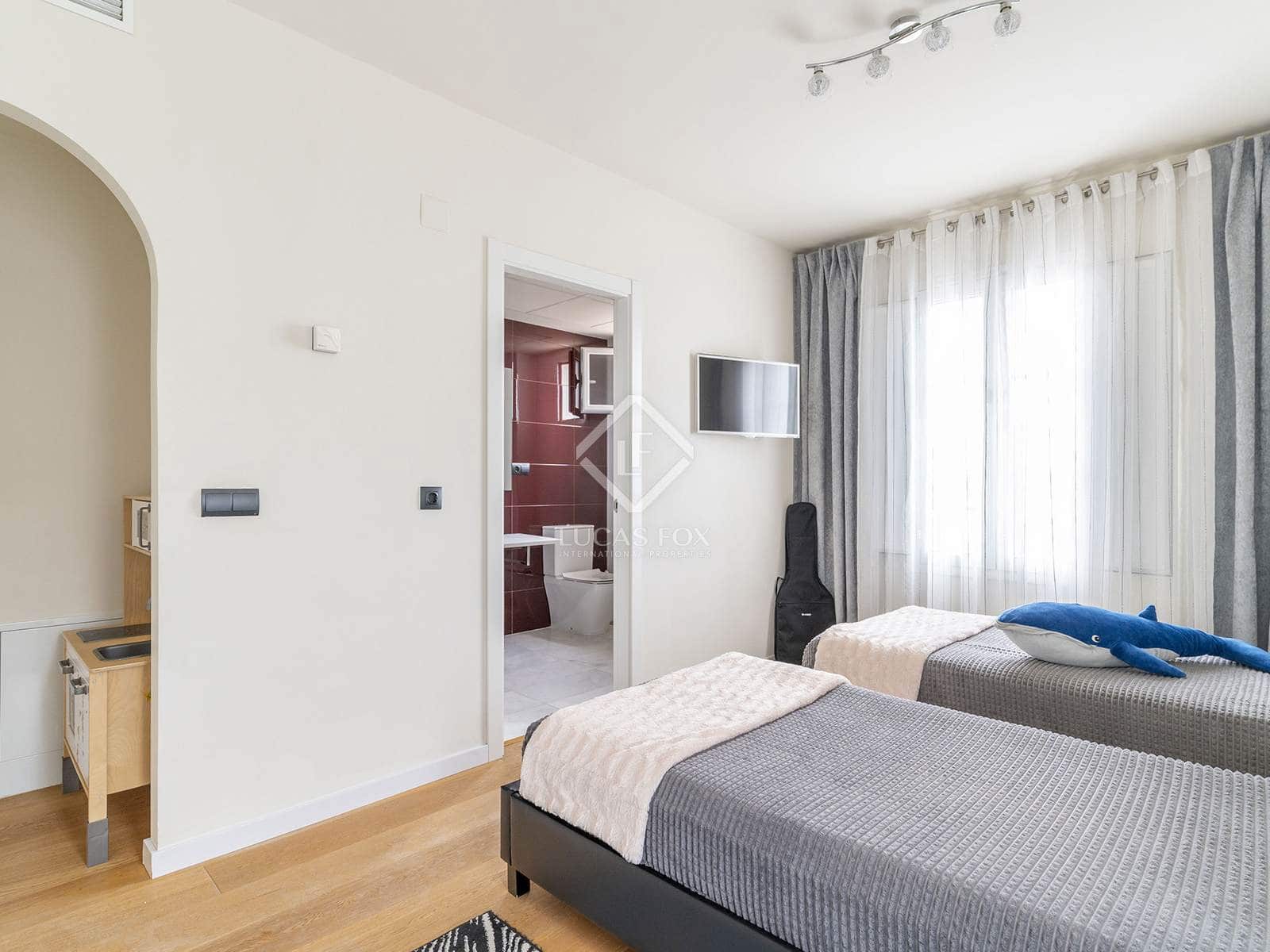 4 soveværelse Villa til salg i Finestrat med swimmingpool garage - € 810.000 (Ref: 8835510)