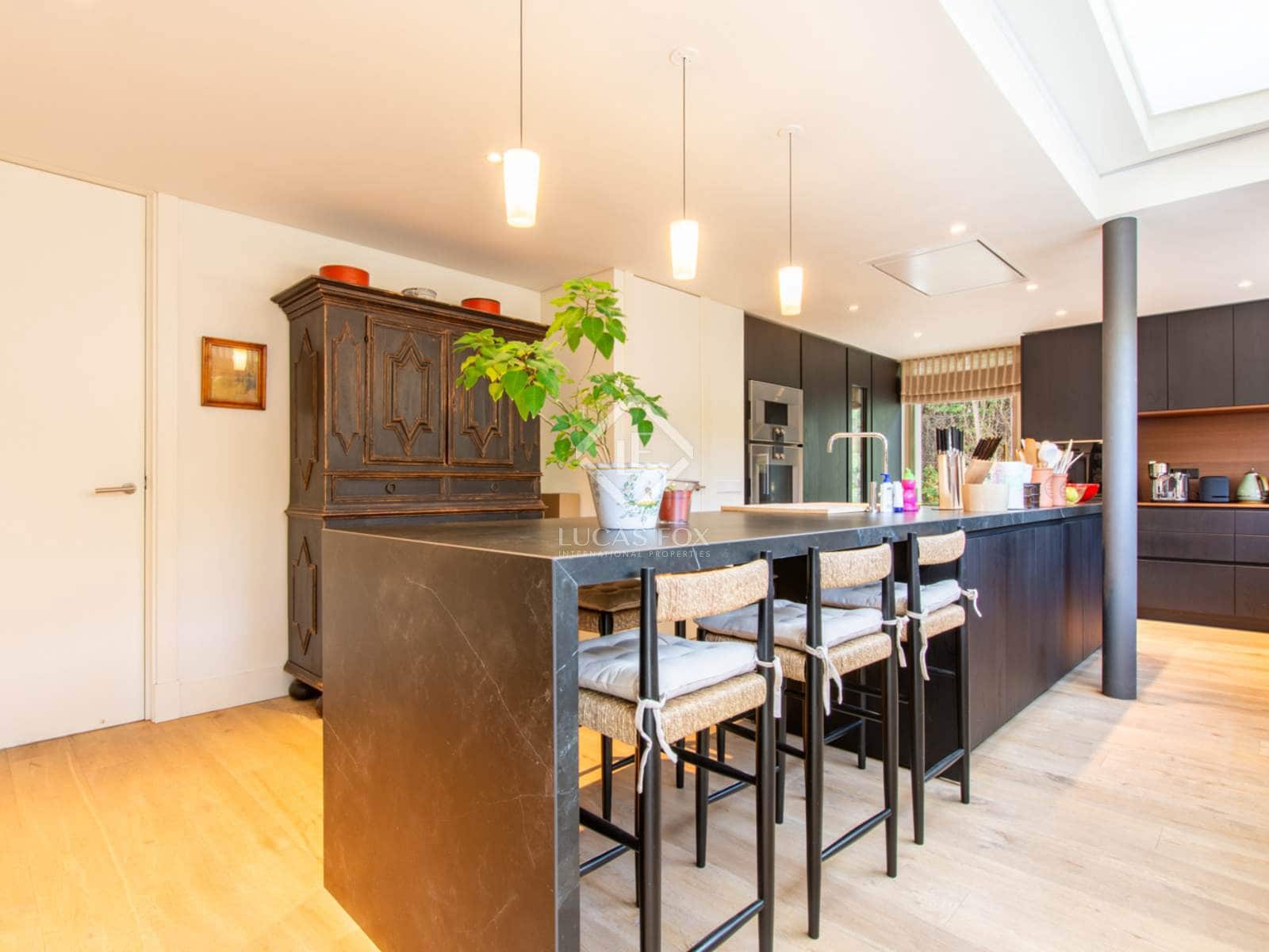 6 bedroom Villa for sale in Pozuelo de Alarcon with pool garage - € 6,900,000 (Ref: 8835895)