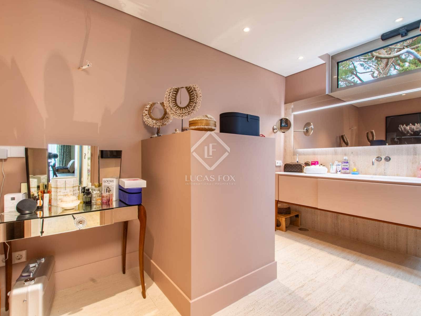 6 bedroom Villa for sale in Pozuelo de Alarcon with pool garage - € 6,900,000 (Ref: 8835895)