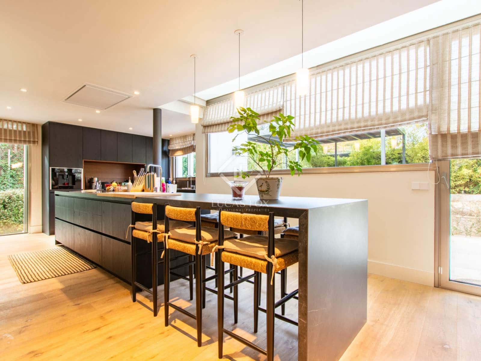 6 bedroom Villa for sale in Pozuelo de Alarcon with pool garage - € 6,900,000 (Ref: 8835895)