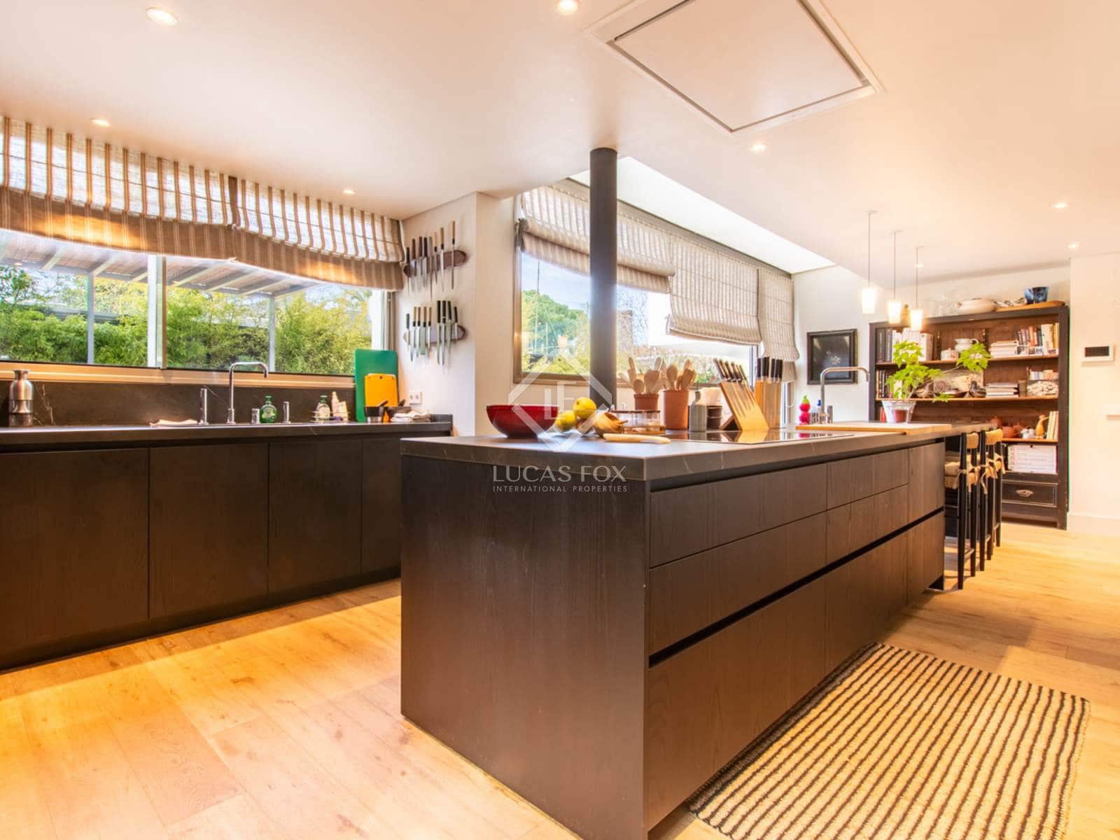 6 bedroom Villa for sale in Pozuelo de Alarcon with pool garage - € 6,900,000 (Ref: 8835895)