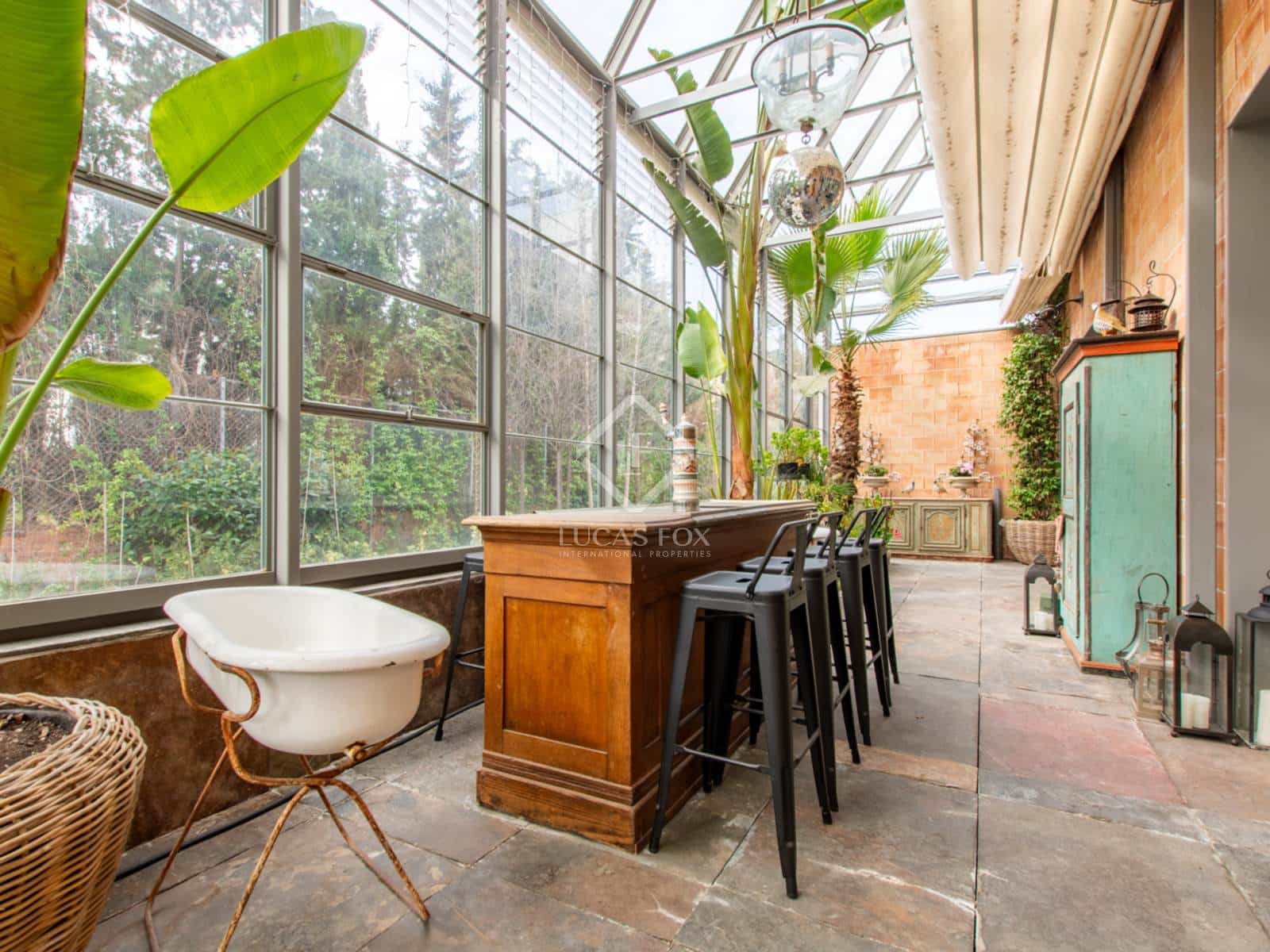 6 bedroom Villa for sale in Pozuelo de Alarcon with pool garage - € 6,900,000 (Ref: 8835895)