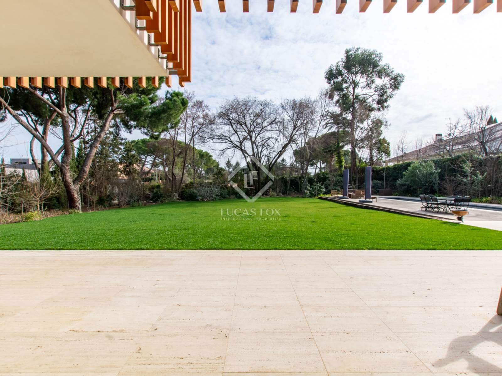 6 bedroom Villa for sale in Pozuelo de Alarcon with pool garage - € 6,900,000 (Ref: 8835895)