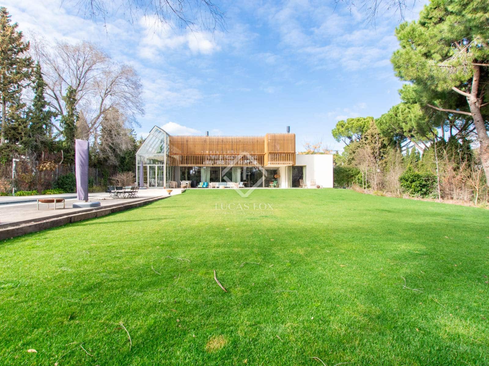 6 bedroom Villa for sale in Pozuelo de Alarcon with pool garage - € 6,900,000 (Ref: 8835895)