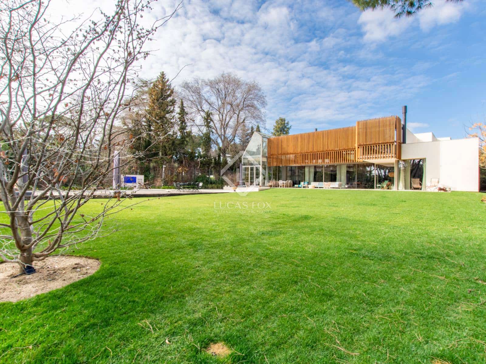 6 bedroom Villa for sale in Pozuelo de Alarcon with pool garage - € 6,900,000 (Ref: 8835895)