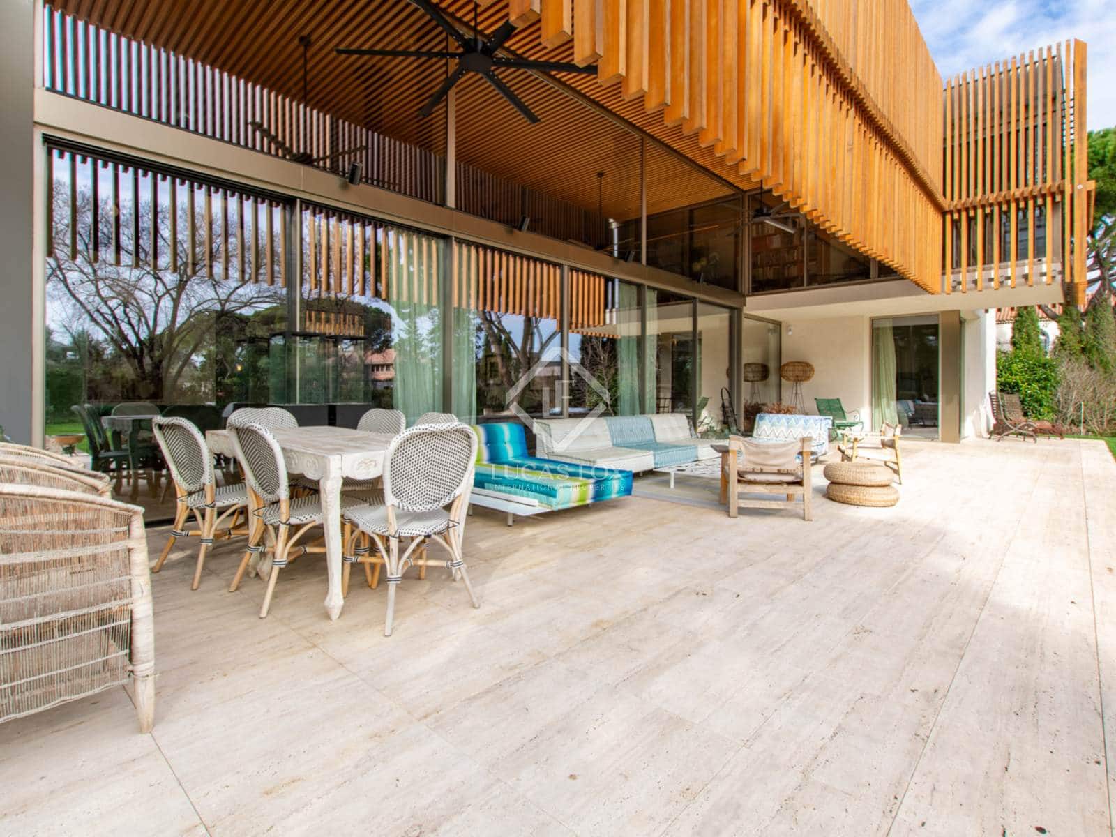 6 bedroom Villa for sale in Pozuelo de Alarcon with pool garage - € 6,900,000 (Ref: 8835895)