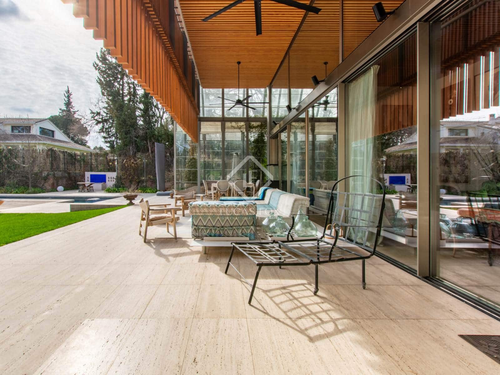 6 bedroom Villa for sale in Pozuelo de Alarcon with pool garage - € 6,900,000 (Ref: 8835895)