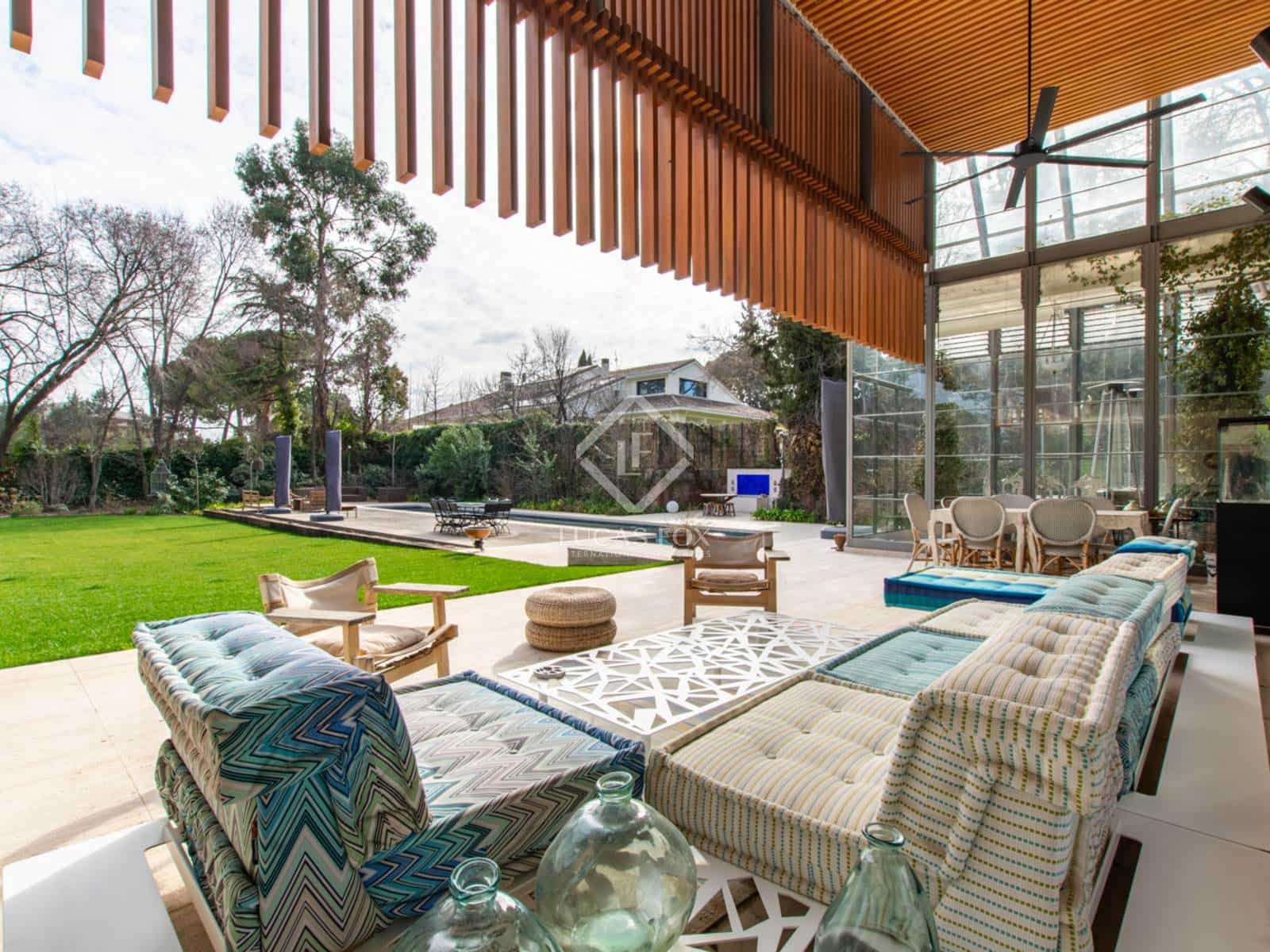 6 bedroom Villa for sale in Pozuelo de Alarcon with pool garage - € 6,900,000 (Ref: 8835895)