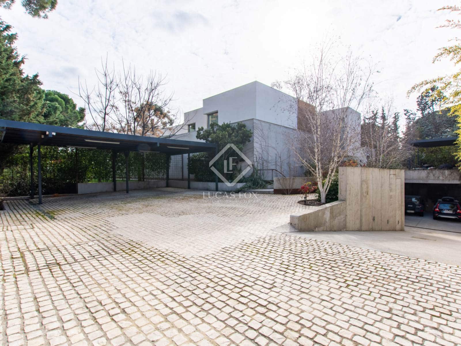 6 bedroom Villa for sale in Pozuelo de Alarcon with pool garage - € 6,900,000 (Ref: 8835895)