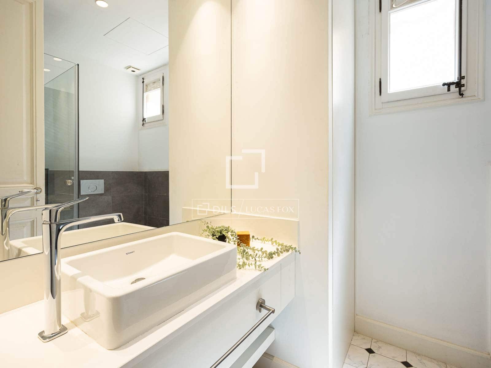 3 slaapkamer Appartement te koop in Barcelona stad - € 925.000 (Ref: 8839932)