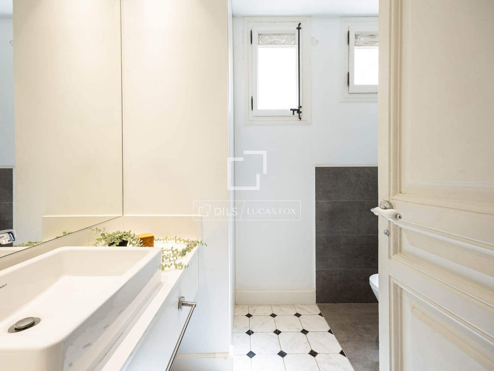 3 slaapkamer Appartement te koop in Barcelona stad - € 925.000 (Ref: 8839932)