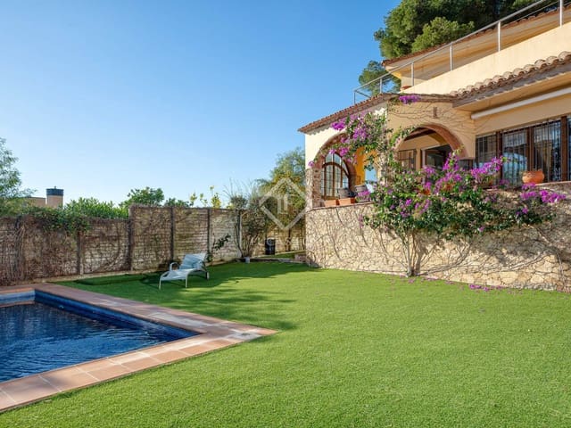 4 bedroom Villa for sale in Llafranc, Palafrugell with pool garage - € 1,299,000 (Ref: 8843969)