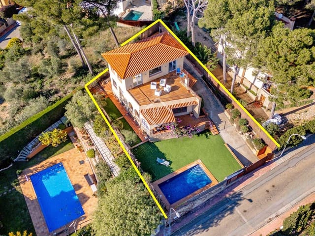 4 bedroom Villa for sale in Llafranc, Palafrugell with pool garage - € 1,299,000 (Ref: 8843969)